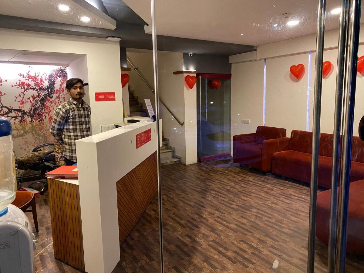 Hotel Riverfront Ahmedabad Eksteriør billede