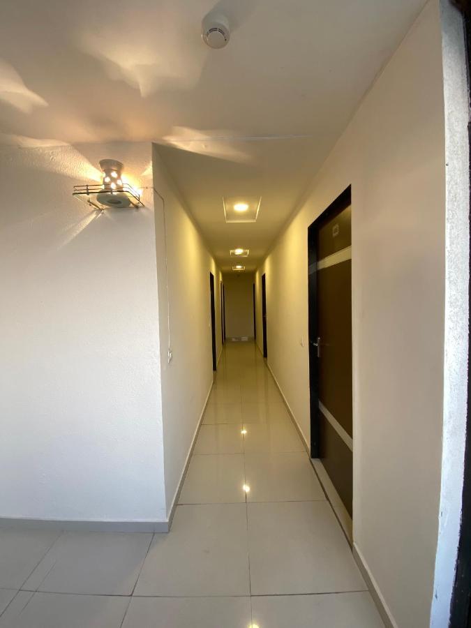 Hotel Riverfront Ahmedabad Eksteriør billede